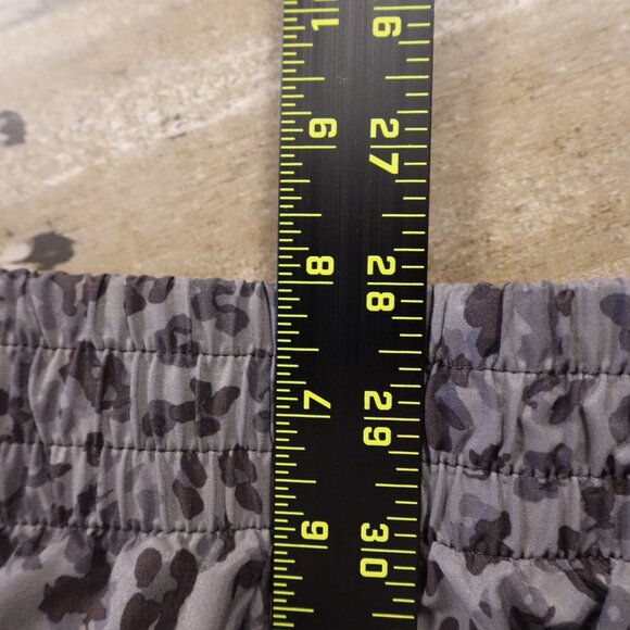 Athleta Mesh Racer Run Short Women’s XXS Gray Floral 4” Inseam Lined - Picture 8 of 11